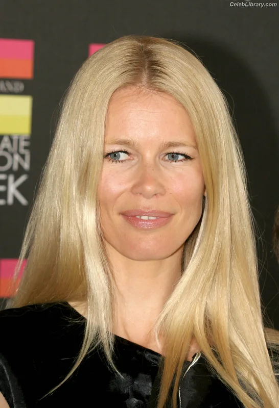 Claudia Schiffer photo 19 of 223