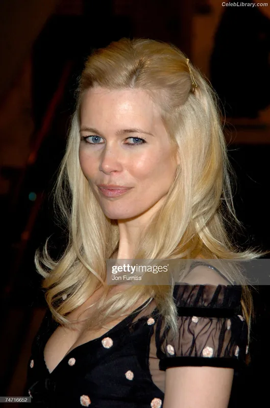Claudia Schiffer photo 3 of 223