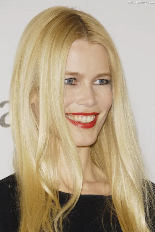 Claudia Schiffer photo 9 of 223