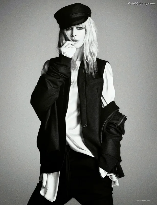 Claudia Schiffer photo 13 of 223
