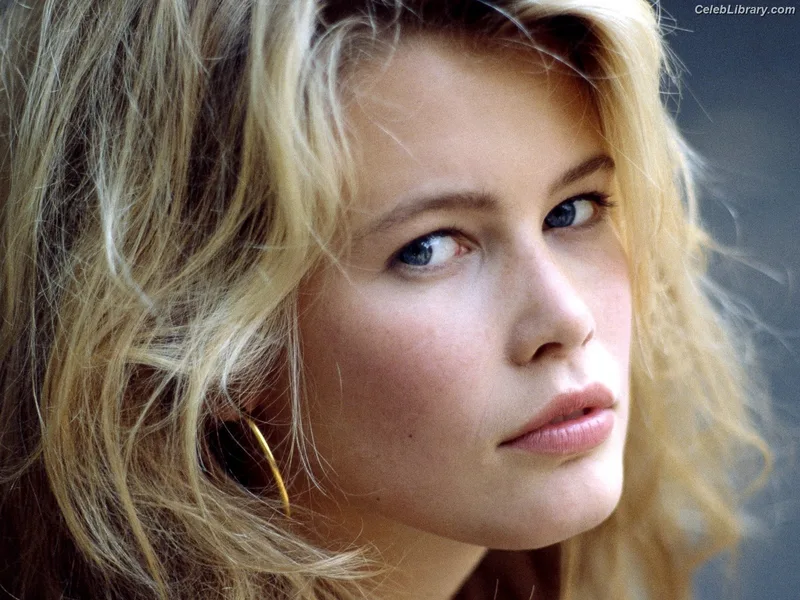 Claudia Schiffer photo 12 of 223