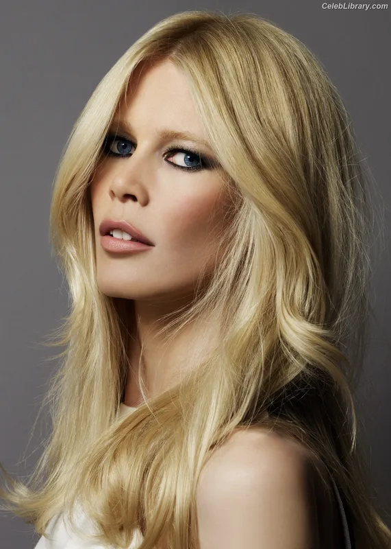 Claudia Schiffer photo 13 of 223