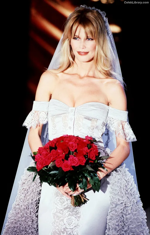 Claudia Schiffer photo 20 of 223