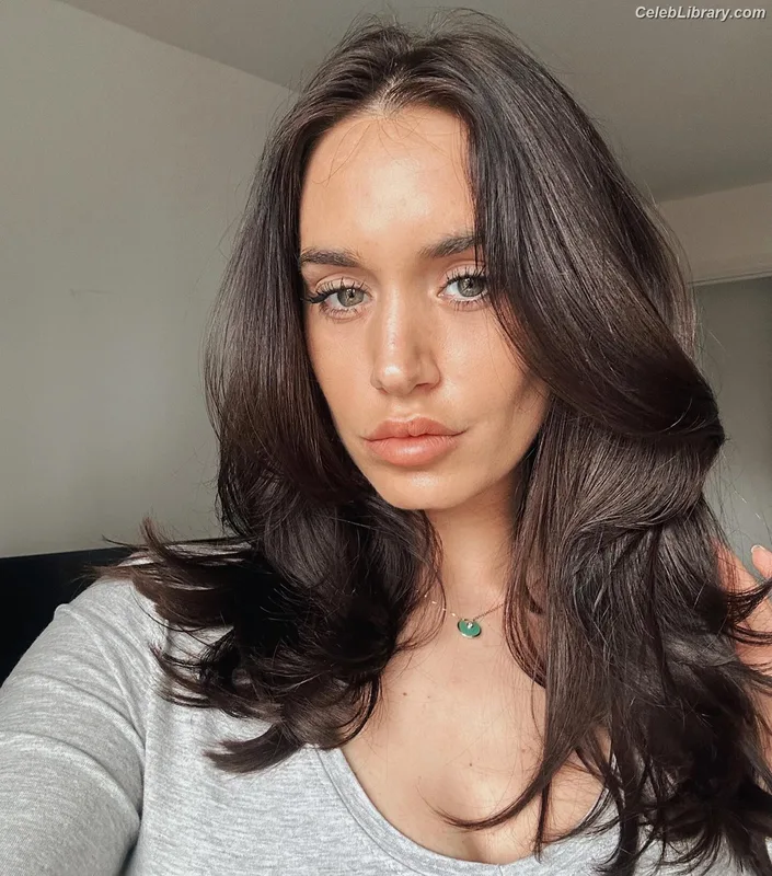 Clelia Theodorou photo 7 of 84