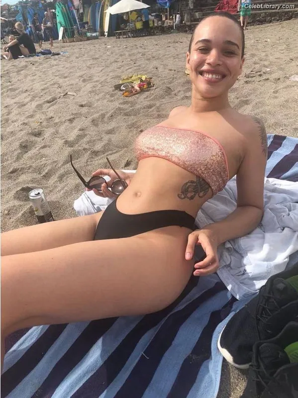 Cleopatra Coleman photo 1 of 38