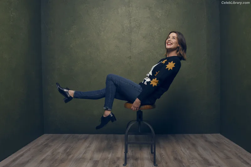 Cobie Smulders photo 1 of 145