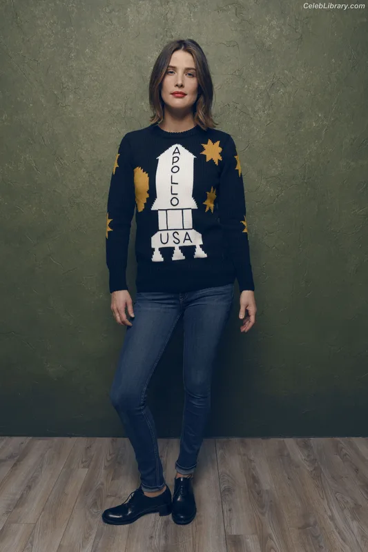 Cobie Smulders photo 2 of 145