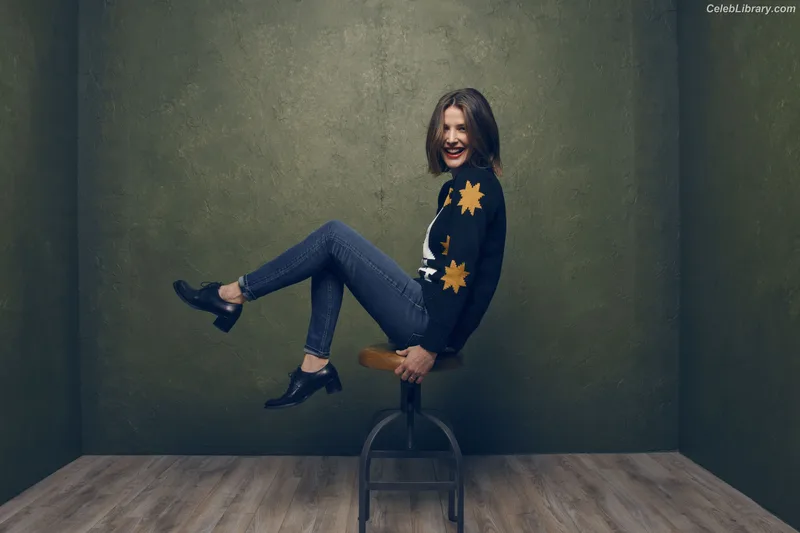 Cobie Smulders photo 8 of 145