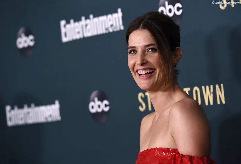 Cobie Smulders photo 11 of 145
