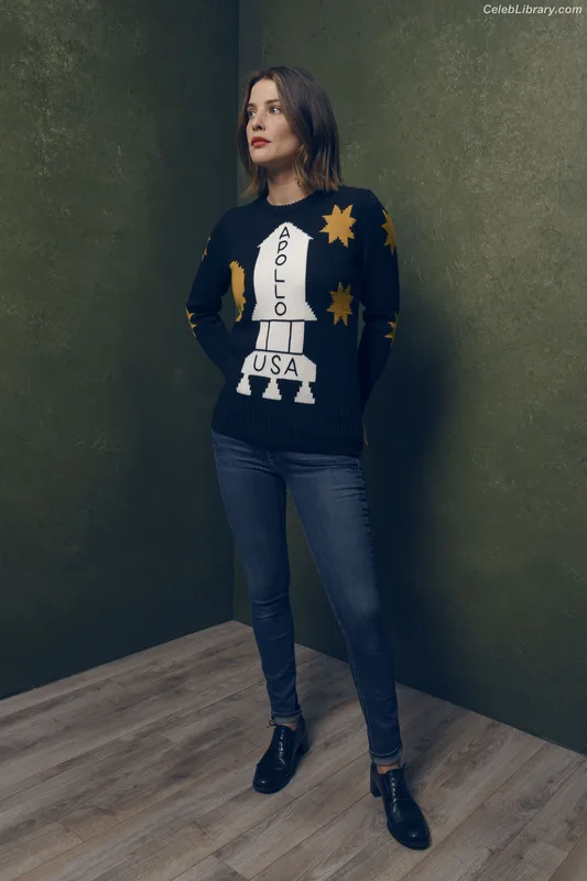 Cobie Smulders photo 15 of 145