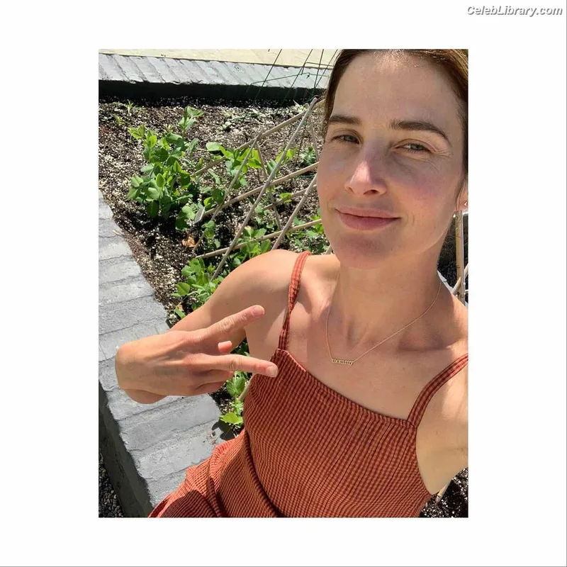 Cobie Smulders photo 16 of 145