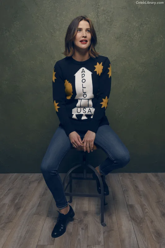 Cobie Smulders photo 17 of 145