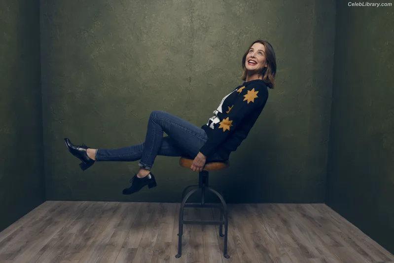 Cobie Smulders photo 2 of 145