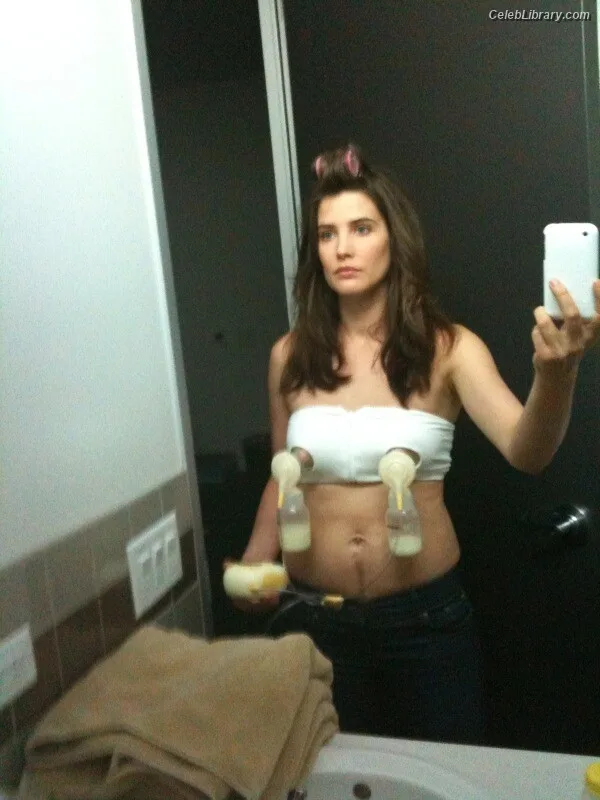 Cobie Smulders photo 3 of 145