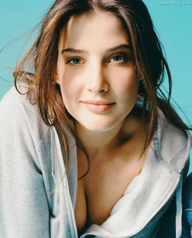 Cobie Smulders photo 5 of 145
