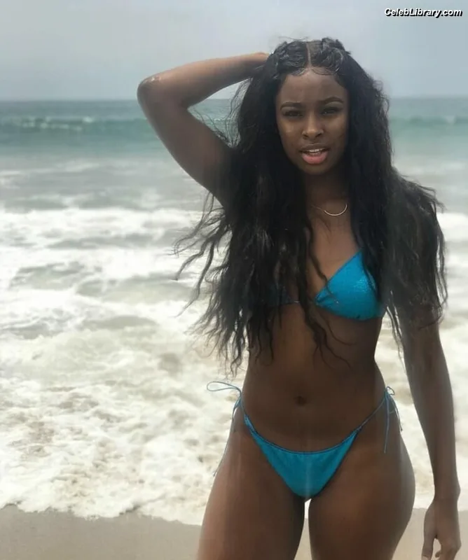 Coco Jones photo 3 of 24