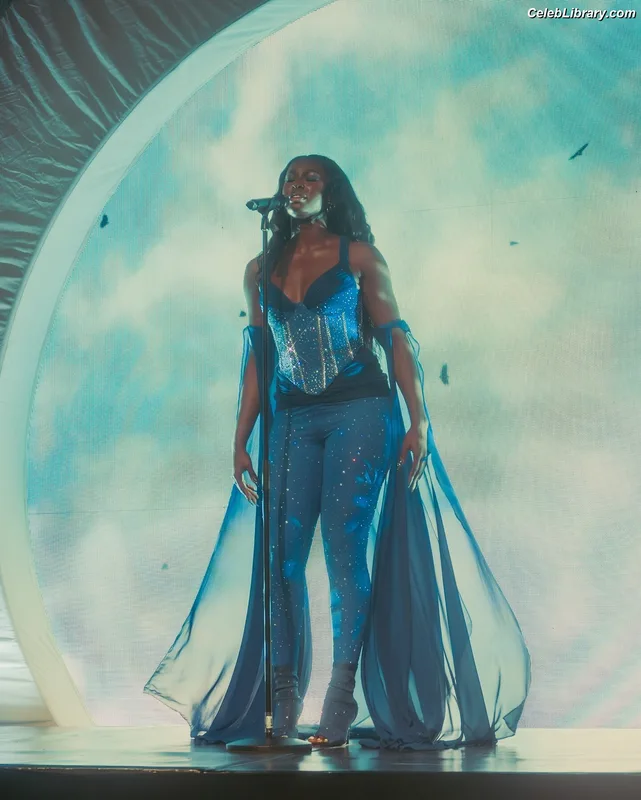Coco Jones photo 16 of 24