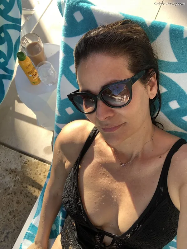 Constance Marie photo 3 of 28