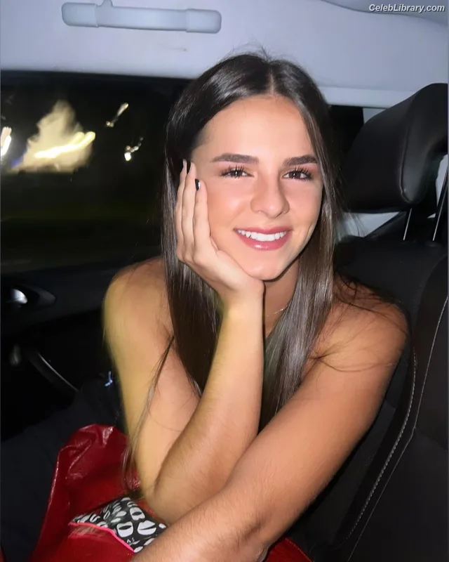Constanza Cerúndolo photo 10 of 227