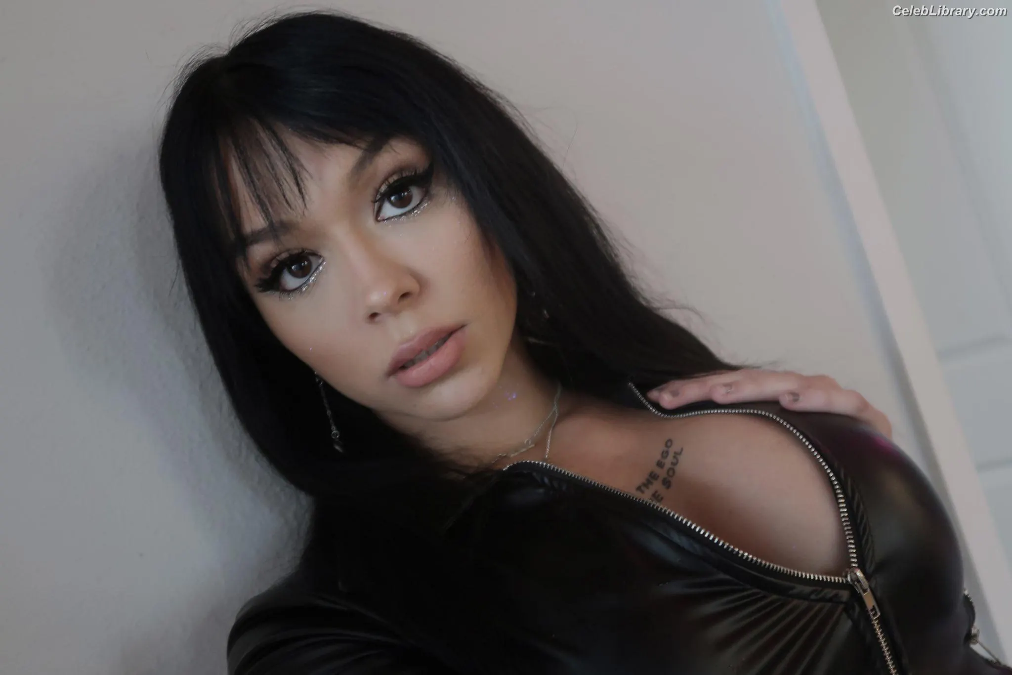 Cora Jade