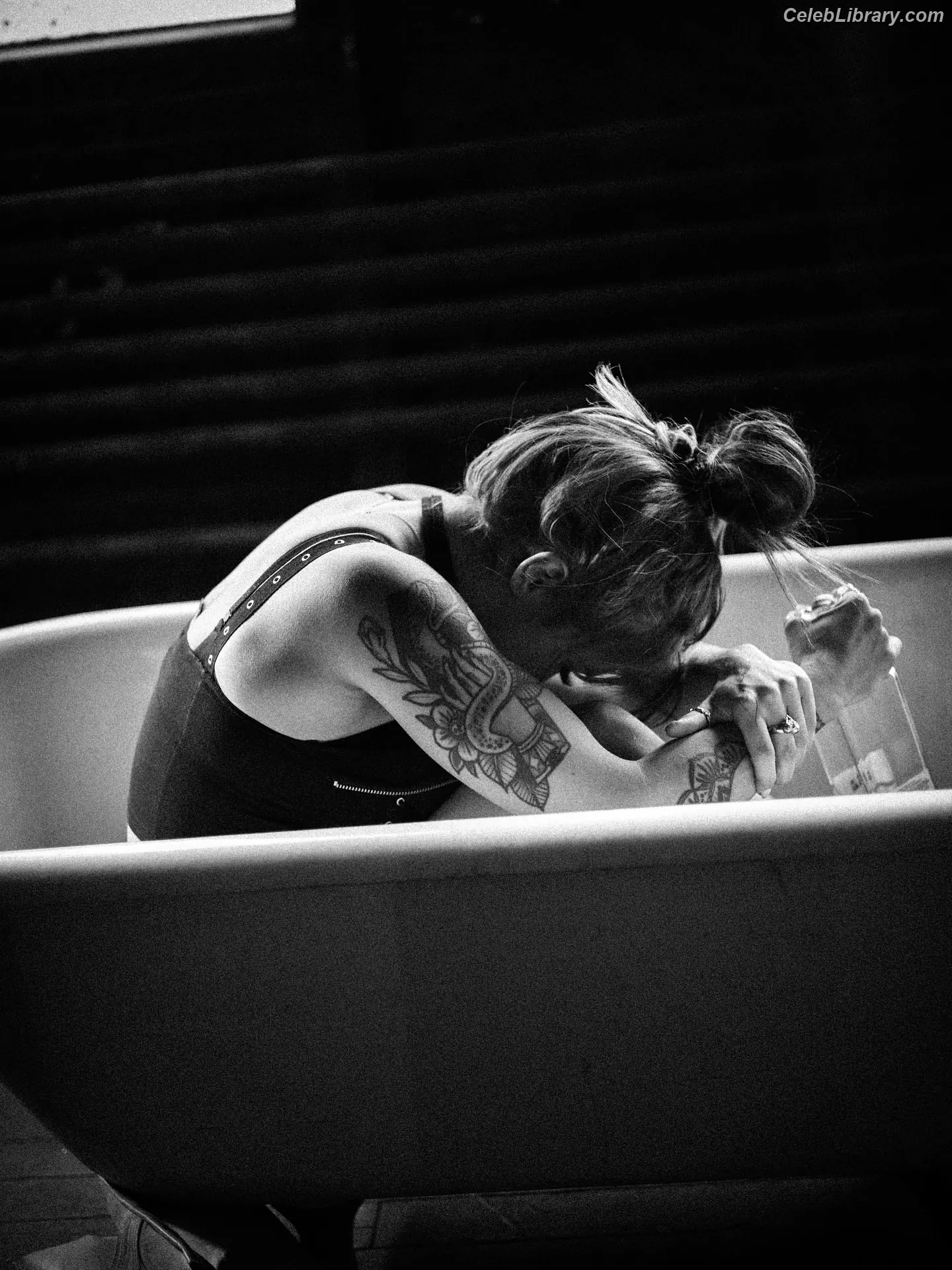 Cora Jade photo 11 of 1280
