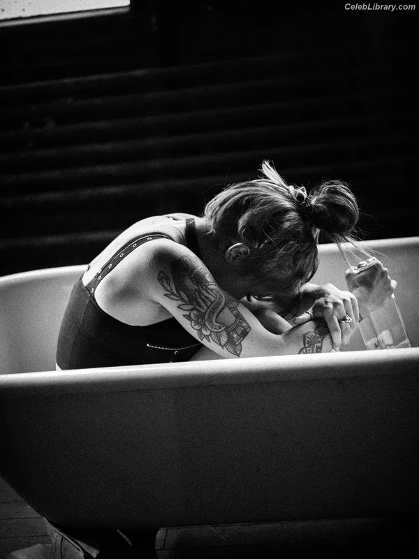 Cora Jade photo 9 of 1279