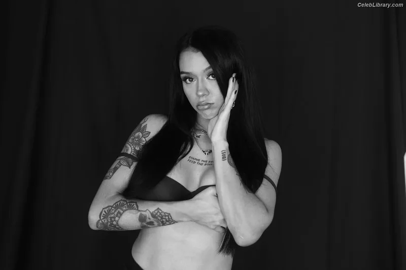 Cora Jade photo 6 of 1279