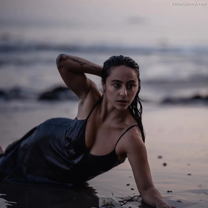 Corina Conti photo 17 of 131