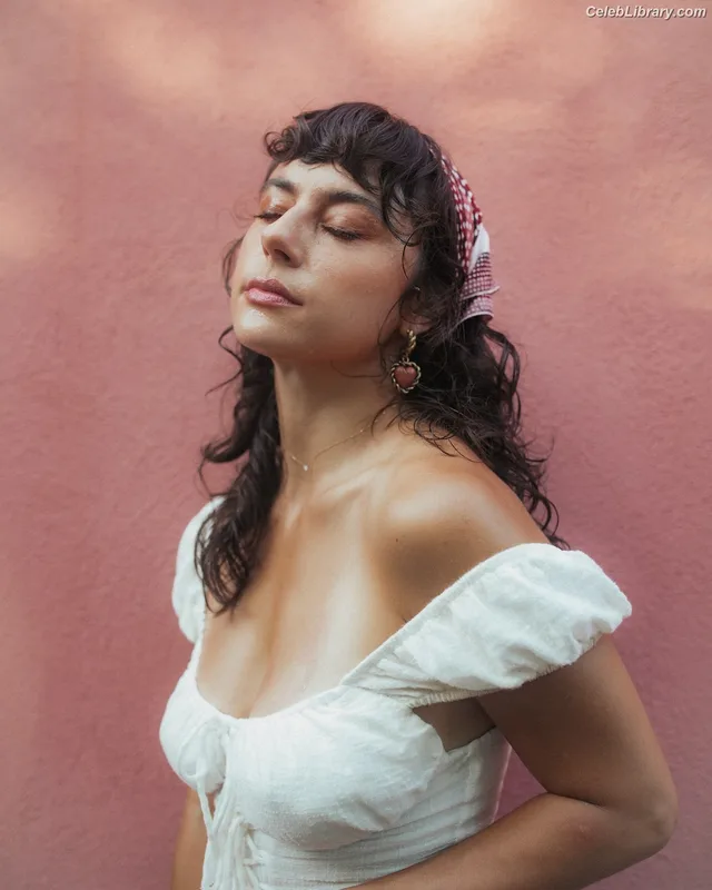 Corina Conti photo 6 of 131