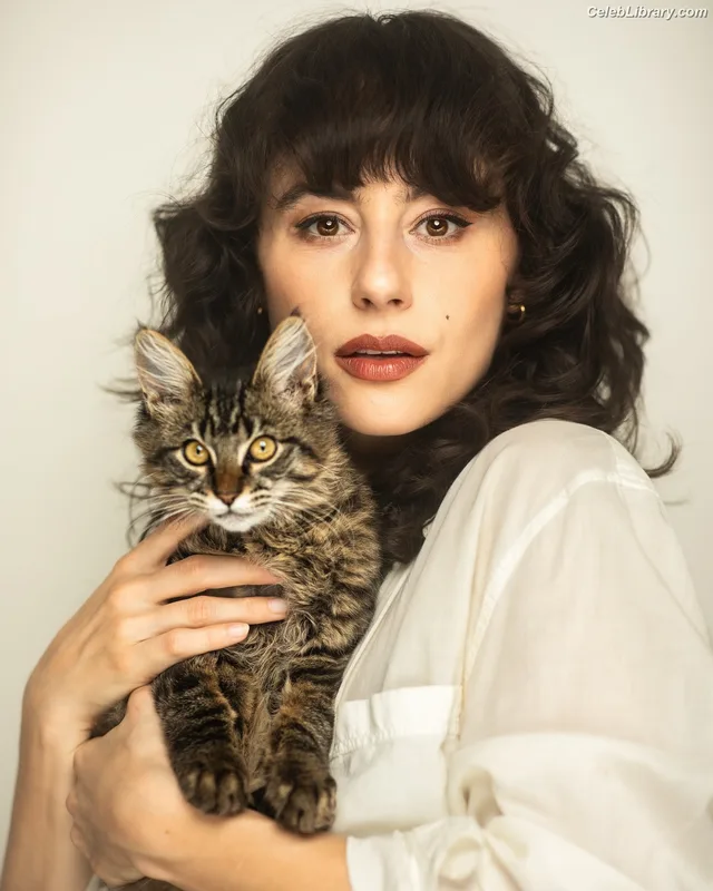 Corina Conti photo 7 of 131