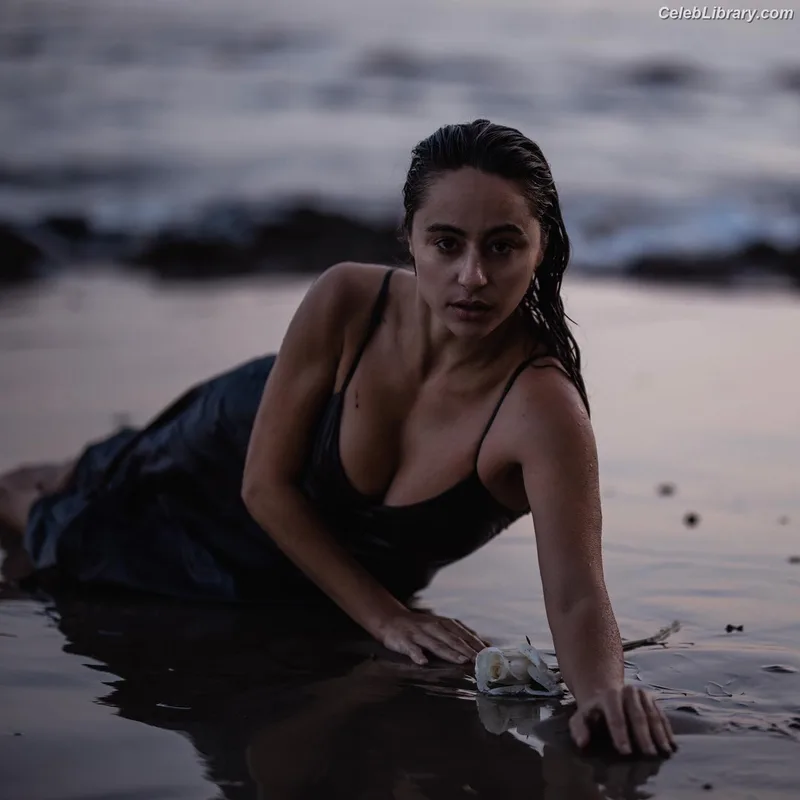 Corina Conti photo 20 of 131