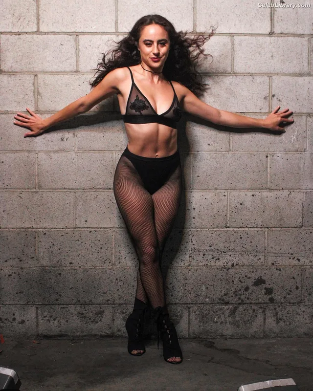 Corina Conti photo 18 of 131