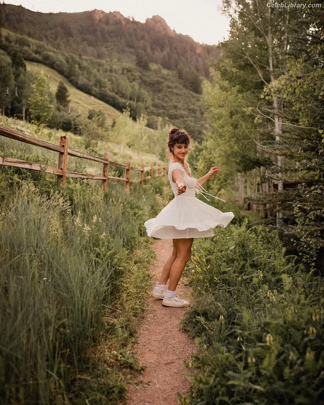 Corina Conti photo 1 of 131