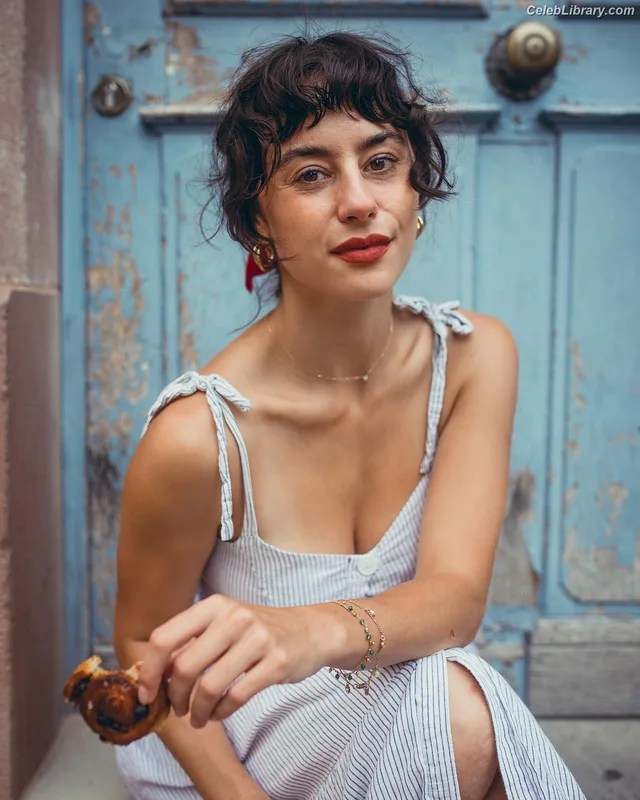 Corina Conti photo 22 of 131
