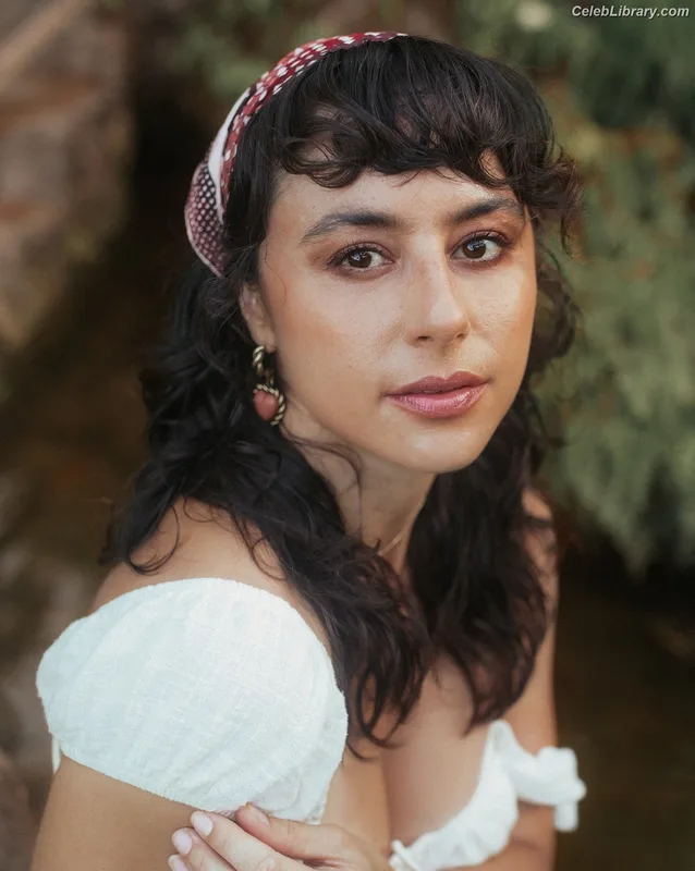 Corina Conti photo 24 of 131