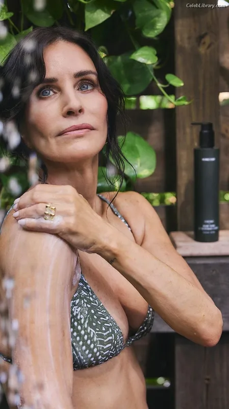 Courteney Cox photo 1 of 148