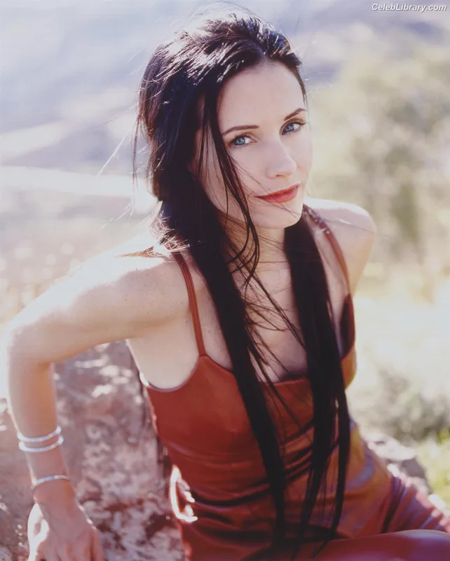 Courteney Cox photo 4 of 148