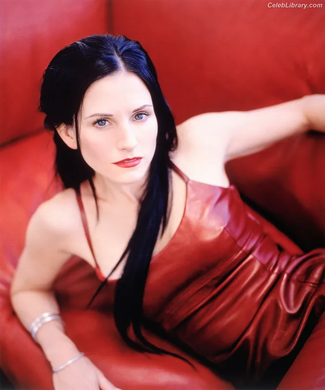 Courteney Cox photo 7 of 148