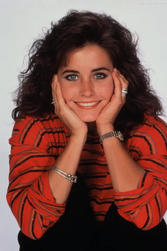 Courteney Cox photo 21 of 148