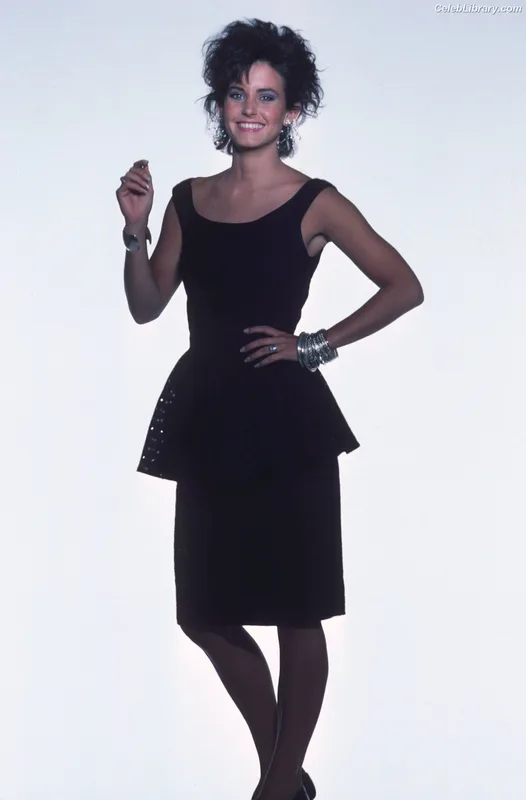 Courteney Cox photo 22 of 148