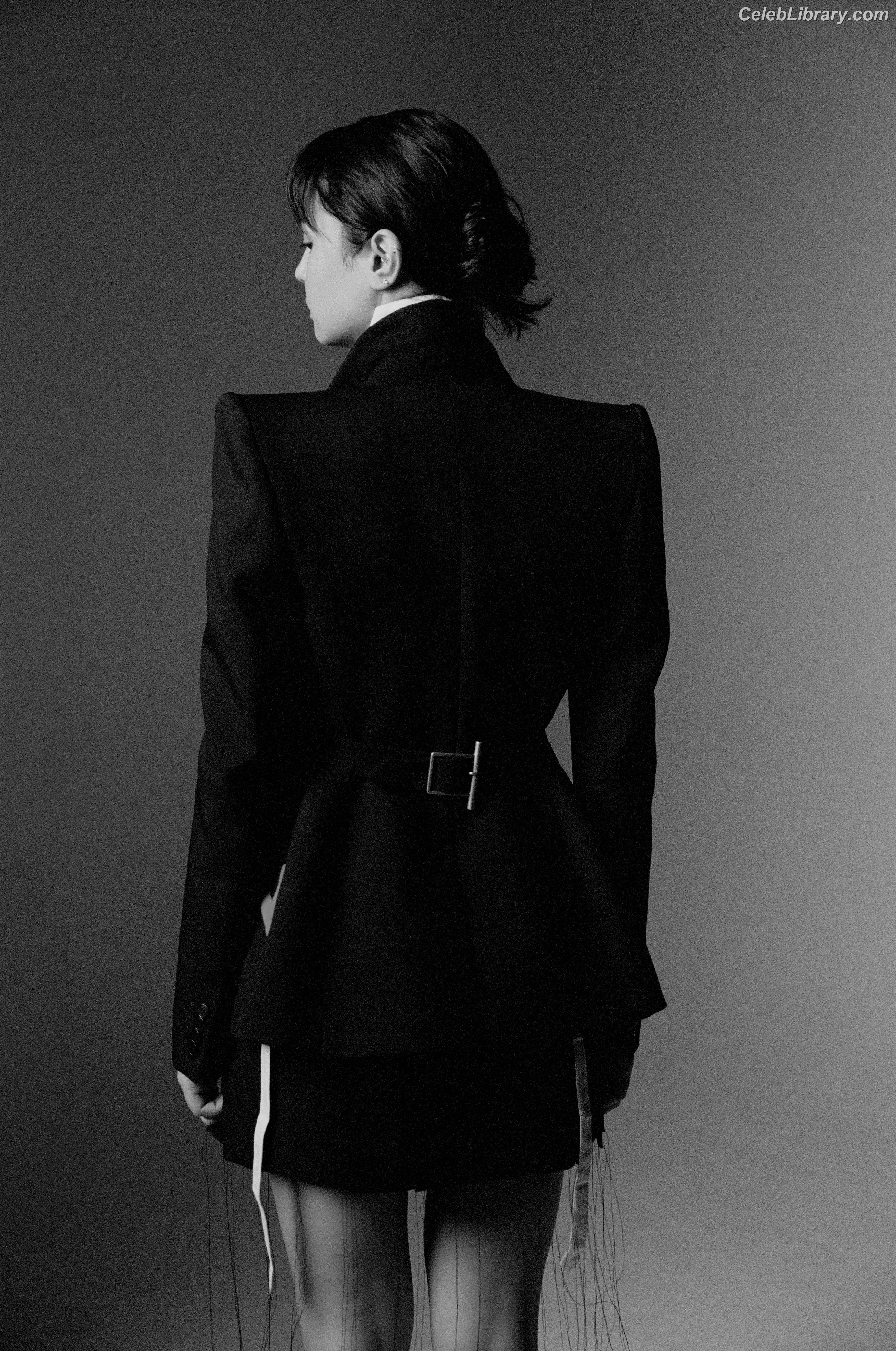 Courtney Eaton photo 5 of 157