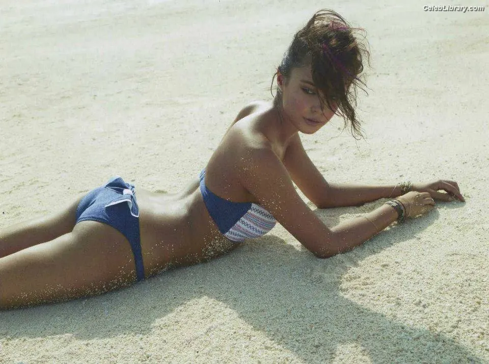 Courtney Eaton photo 18 of 157