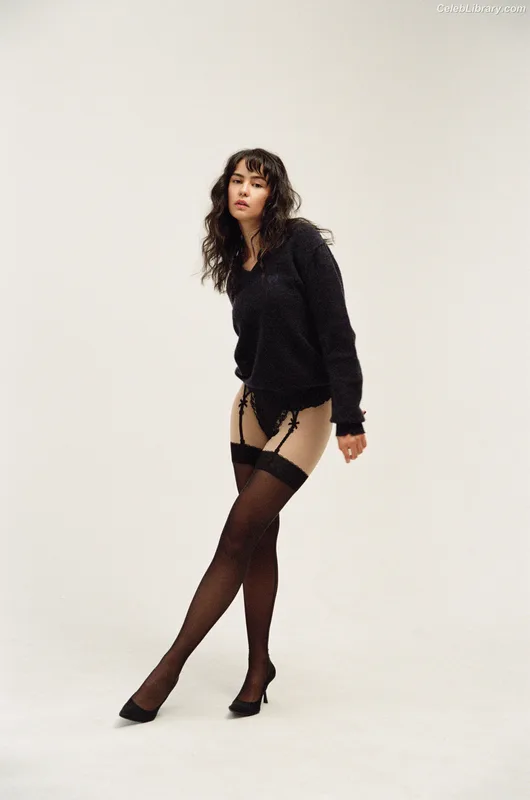 Courtney Eaton photo 2 of 157