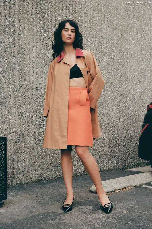 Courtney Eaton photo 4 of 157
