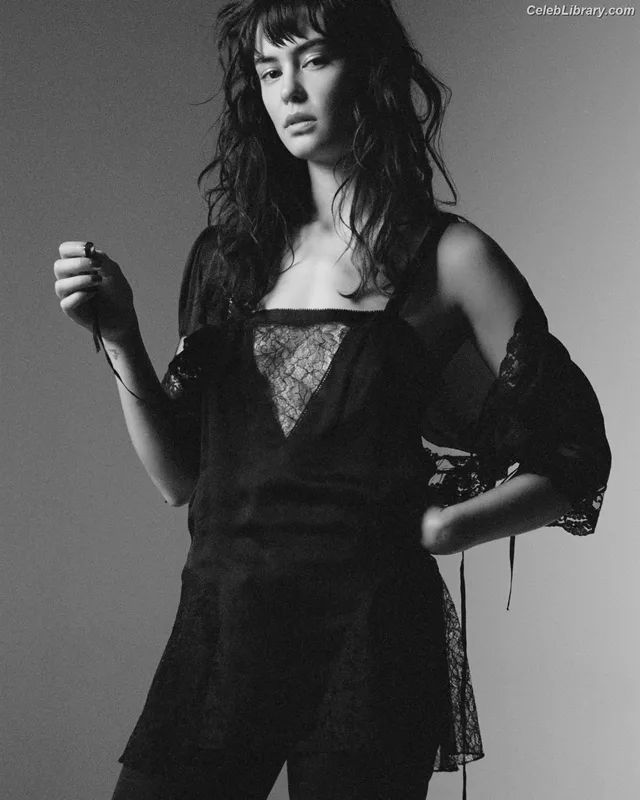 Courtney Eaton photo 20 of 157