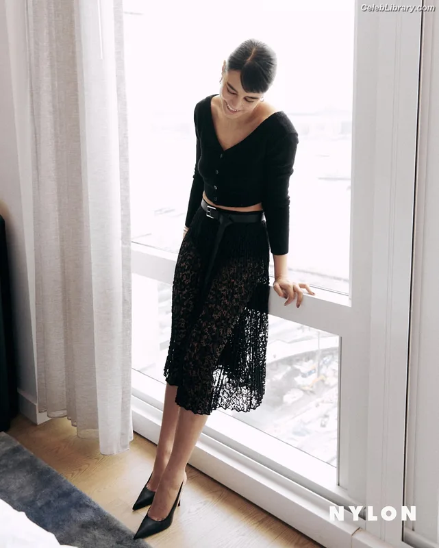 Courtney Eaton photo 14 of 157
