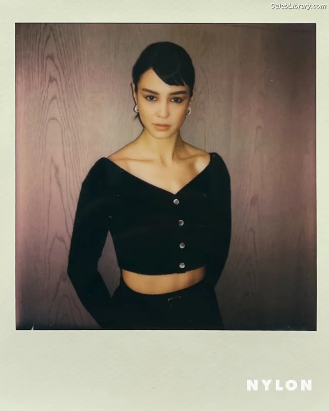 Courtney Eaton photo 16 of 157