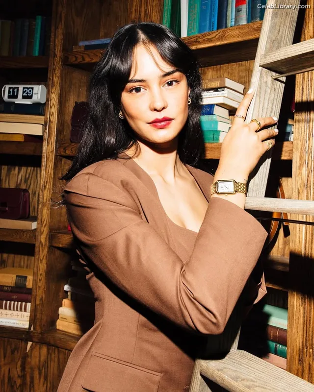 Courtney Eaton photo 20 of 157