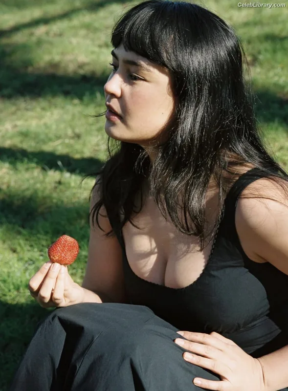 Courtney Eaton photo 24 of 157