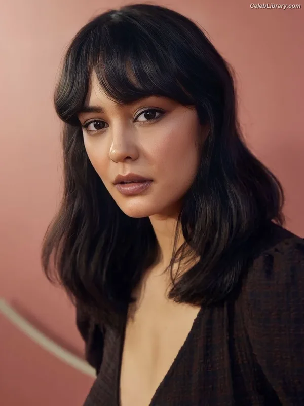 Courtney Eaton photo 15 of 157